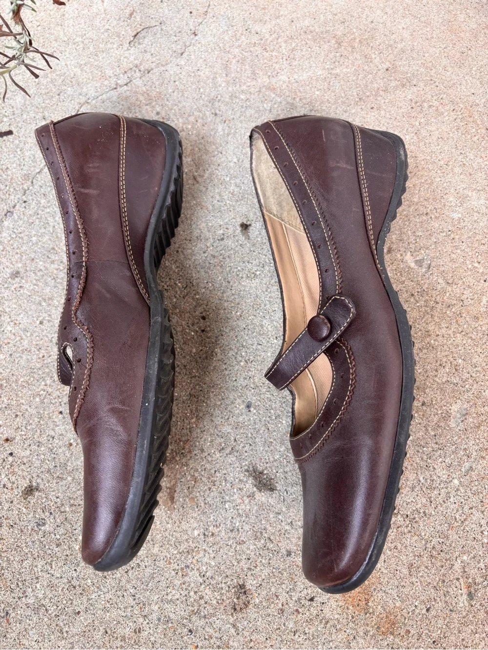Liz Claiborne Dark Brown Mary Jane Flats with Strap